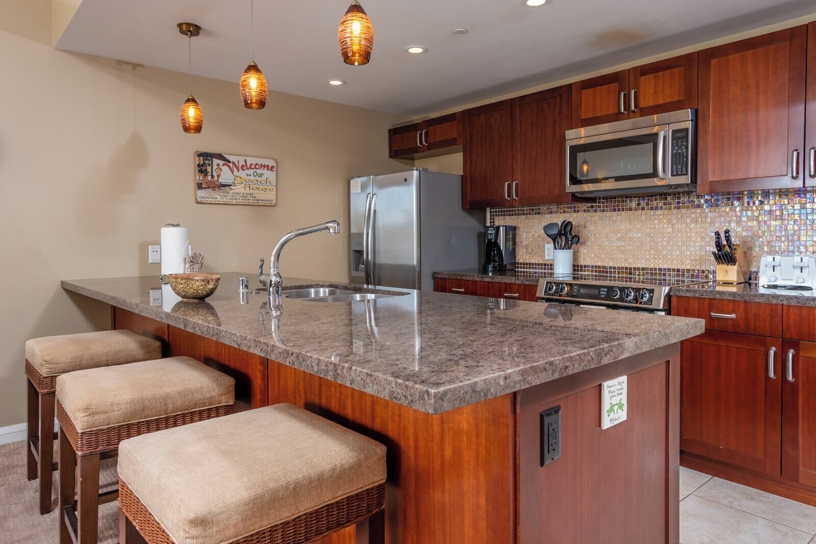Microwave, oven, dishwasher, coffee/tea maker
