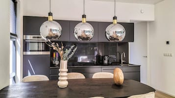 Coffee/tea maker, fridge, microwave, dishwasher