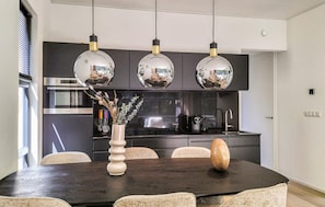 Fridge, microwave, dishwasher, coffee/tea maker - Awesome home in Wenum-Wiesel with WiFi (Wenum-Wiesel)