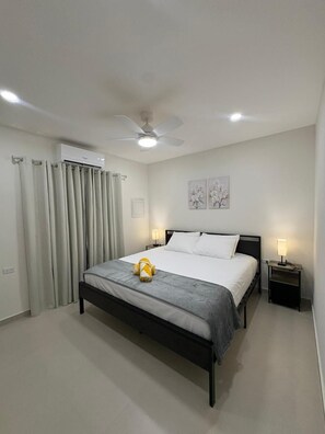 Room - Orquidea Apt 4- NEW 2 bdr-2bth with pool-perfect retreat (Washington)