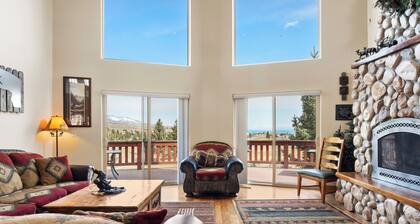 House Sleeps 30, Family Friendly, PRIVATE Ideal Beach Access, on Golf Course!