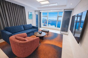 De Mer Prestige Suite_Harbor view