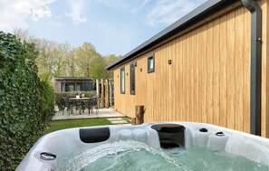 Outdoor dining - 2 bedroom lovely home in Heinkenszand (Heinkenszand)