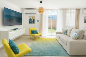 Living area - Summer House Retreat |8PPL| POOL|Patio|5 min Beach|Game Room (Luquillo)