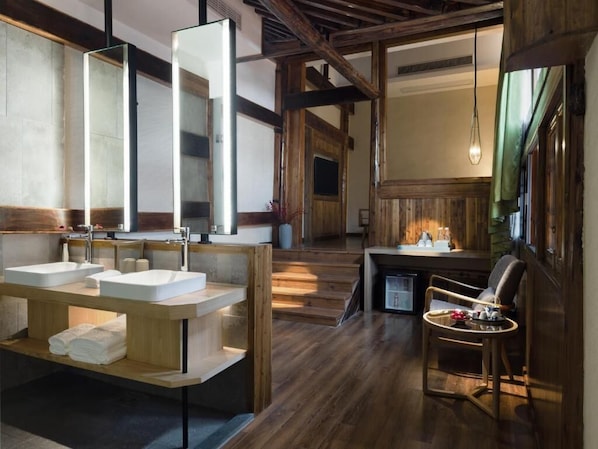 Tek Büyük Yataklı Oda, Avlu Manzaralı | Spa