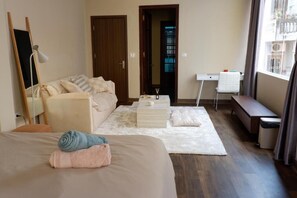 Basic Studio, Balcony, City View - deLAM Home Hang Dao (Hanoi)