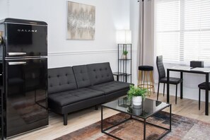 TV - Modern 1BR in Historic Downtown Jacksonville (Jacksonville)