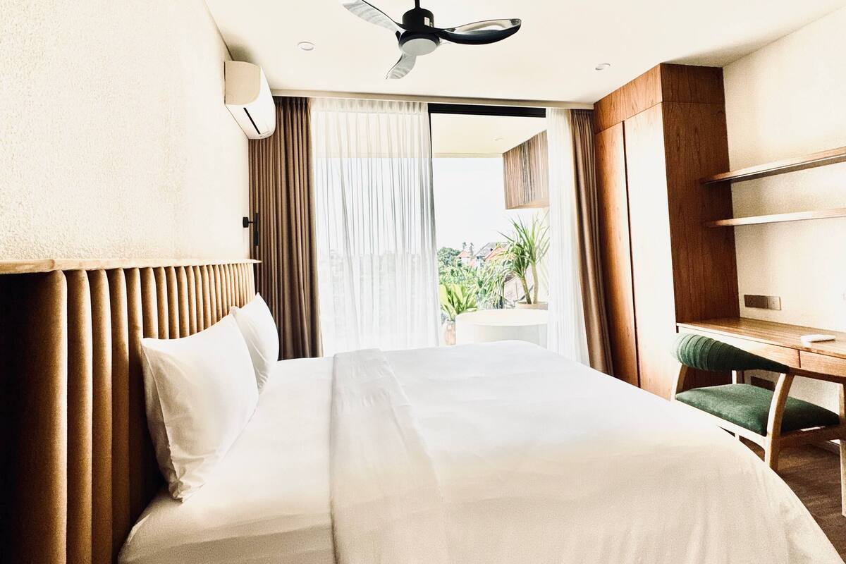 Apartamento luxo, vista para o jardim