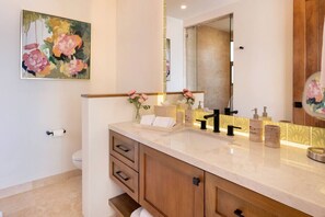 Hair dryer - New 4BR Ocean View Villa with Airport Transport (Cabo San Lucas)