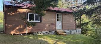 Charming 1-bedroom cabin with heat & ac in cozy Oakfield