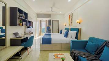 Premium Twin Room | Desk, laptop workspace, free WiFi