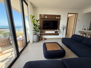 Living area - Morros Kai Luxe, Oceanfront, 8 PPL, Beach Access, Pool, Views (Cartagena)