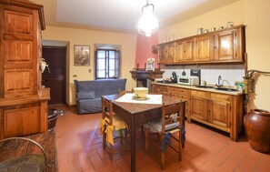 Interior - 2 bedroom awesome home in Gioviano (Gioviano)