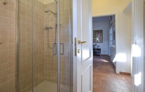 Shower, hair dryer - Pet friendly home in Gualdo Cattaneo with sauna (Gualdo Cattaneo)