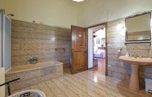 Shower, hair dryer - Umbria Magione Podere C. (Magione)