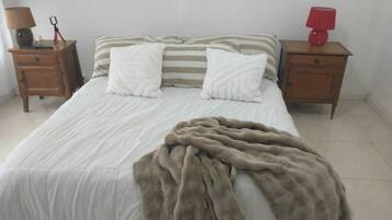 Acceso a internet y ropa de cama