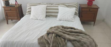 Internet, bed sheets