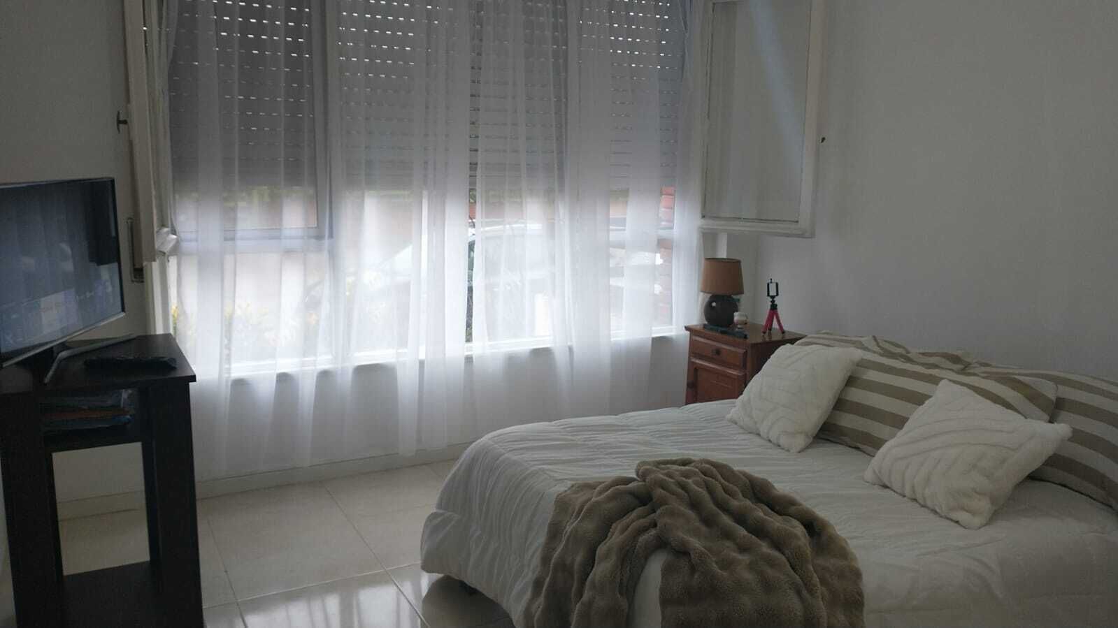 Acceso a internet y ropa de cama 