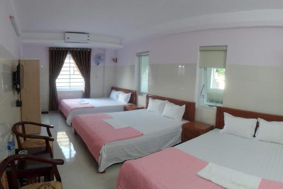 Estudio clásico, balcón, vistas a la ciudad