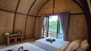 Camera Superior con letto matrimoniale o 2 letti singoli, balcone, vista collina