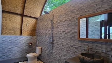 Buồng tắm vòi sen, đồ dùng nhà tắm miễn phí, khăn tắm, xà phòng
