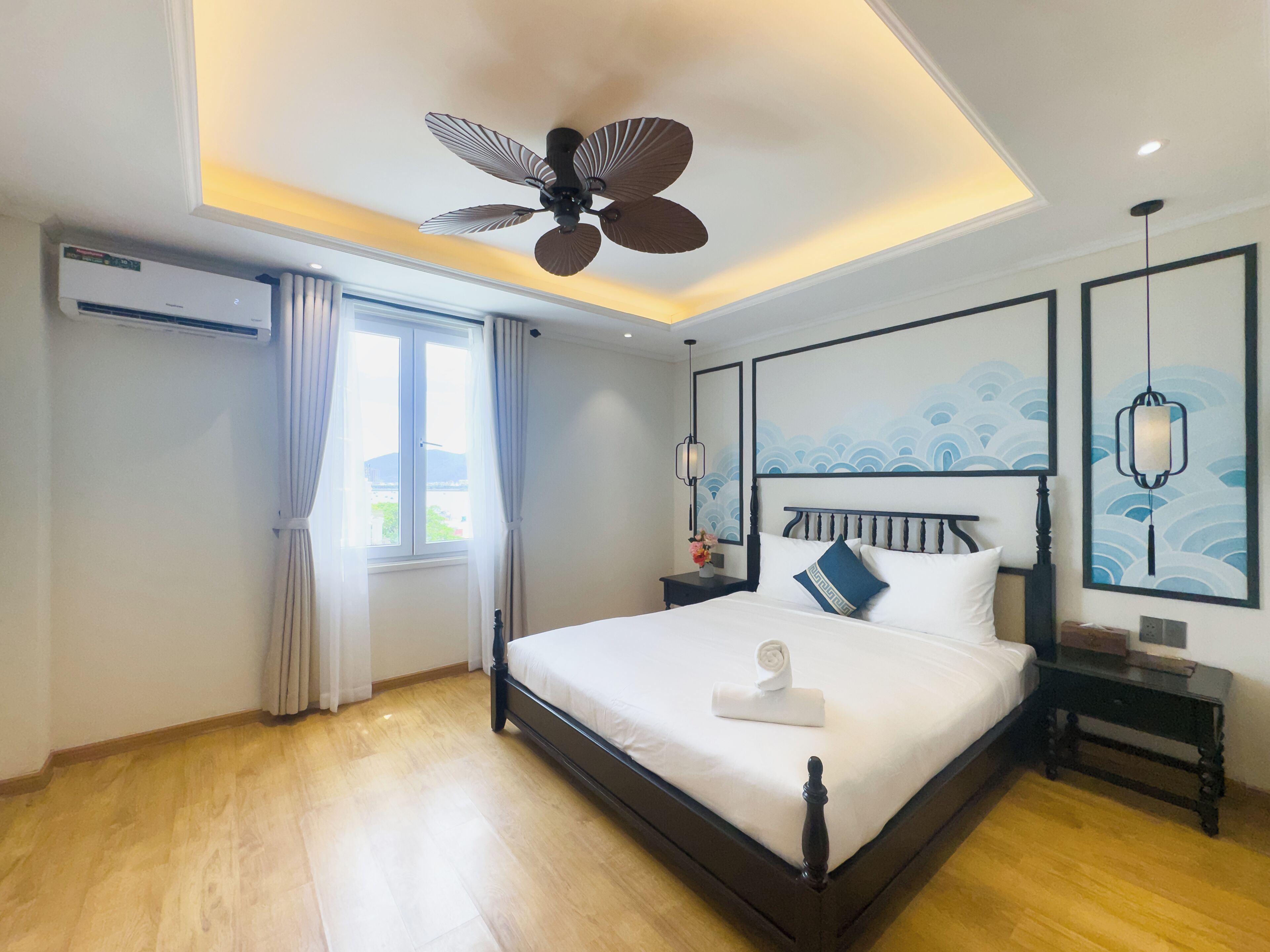 Deluxe Room, City View | Free WiFi, bed sheets