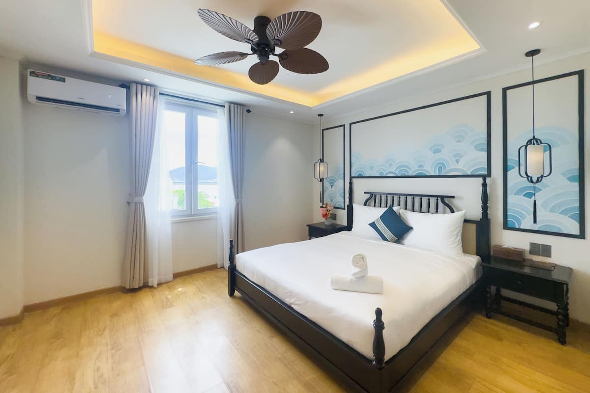 Deluxe Room, City View | Free WiFi, bed sheets