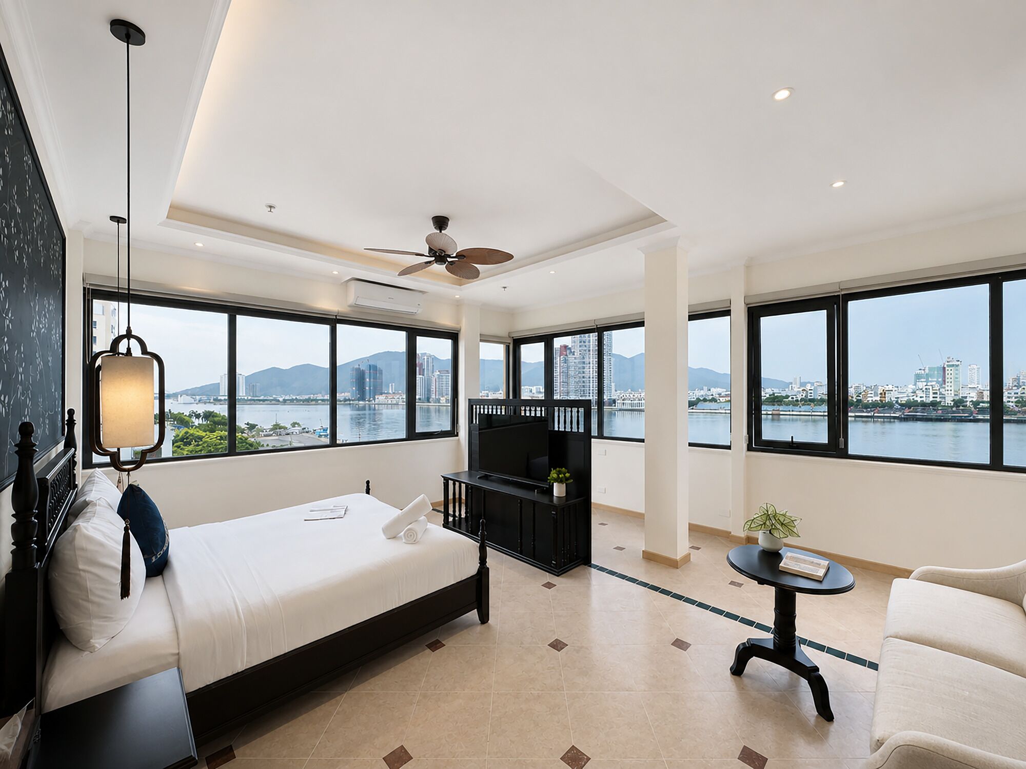 Deluxe Twin Room, River View | WiFi (free), bed sheets