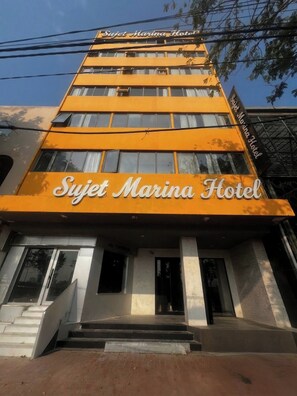 Exterior detail - Sujet Marina Da Nang Hotel by Haviland (Hai Chau)