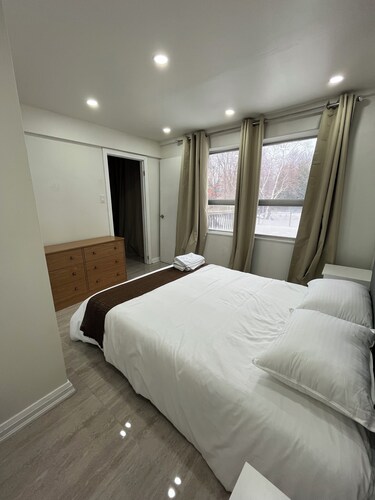 Yonge Sheppard House