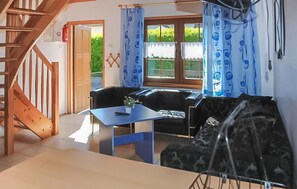 TV, ping pong - Cozy home in Sarbinowo with WiFi (Sarbinowo)