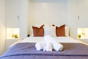 Iron/ironing board, WiFi, bed sheets - Central Studio Getaway on Bath Street (Christchurch)