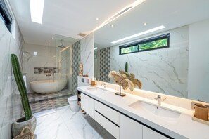 Villa Deluxe | Baño | Toallas