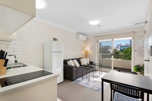 Interior - Comfortable Stay with Pool Access (South Brisbane)