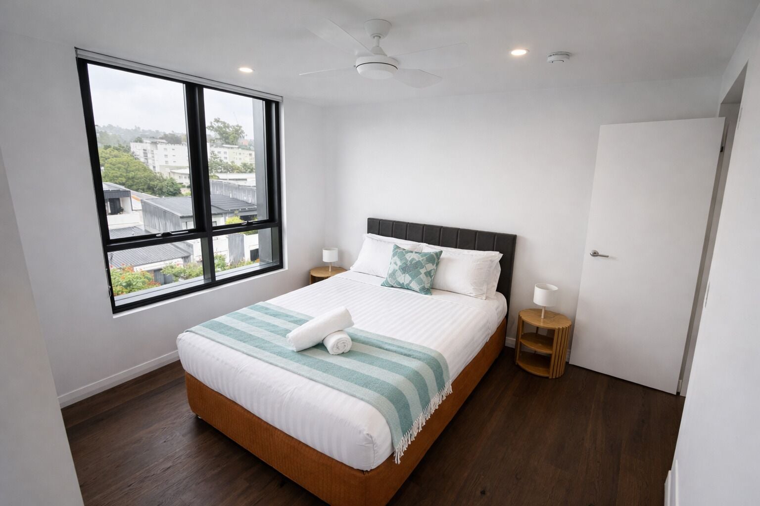 WiFi, bed sheets