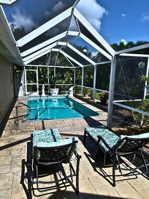 Outdoor pool, a heated pool - Waterfront Oasis - Fish from Backyard, Heated Pool & Spa (Cape Coral)