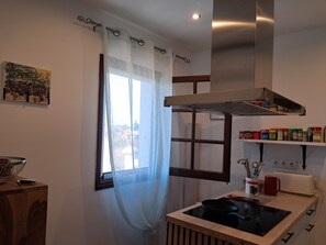 Refrigerador, horno, parrilla de estufa y lavavajillas 
