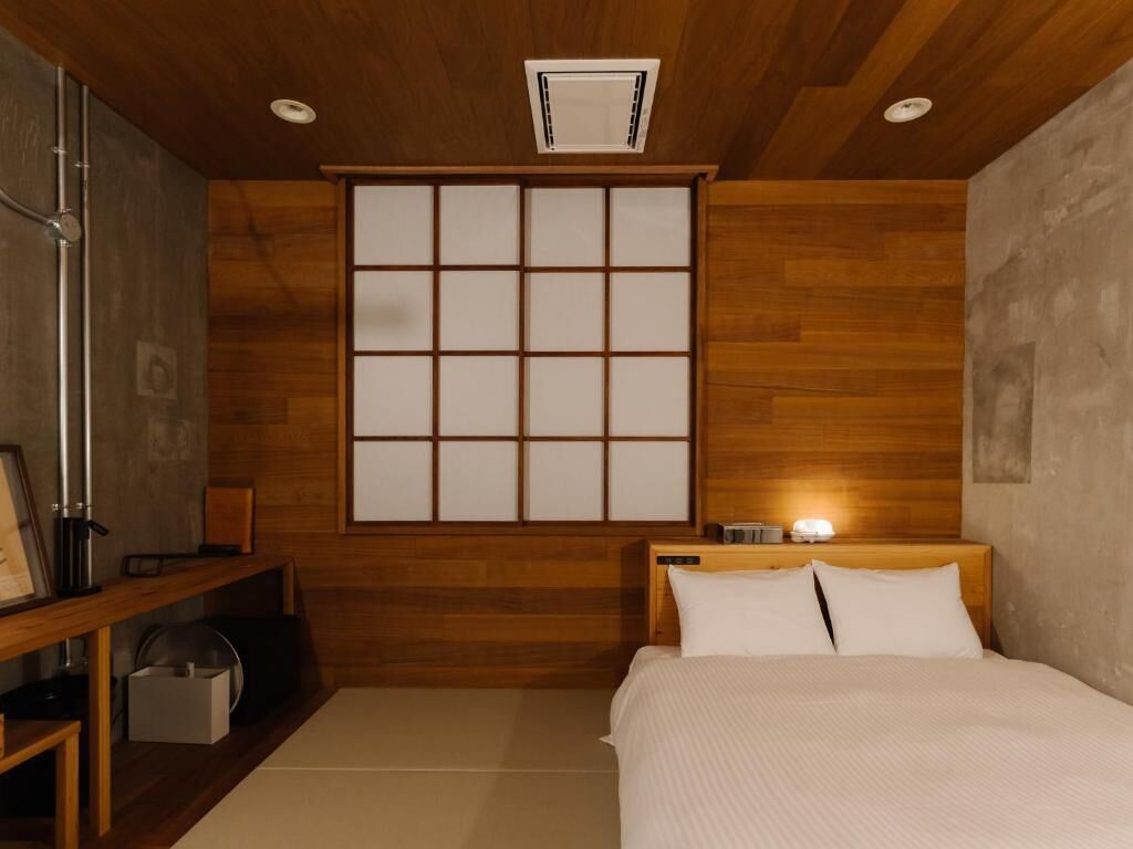 Junior Double Room, Shared Bathroom