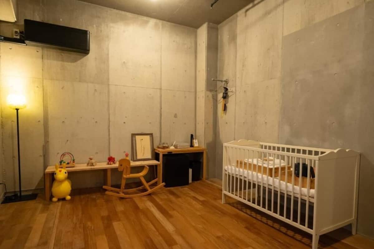 华丽三人房, 无烟房 (Baby Friendly)