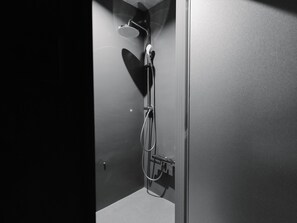 Family Room, Non Smoking | Bathroom | Free toiletries, towels, shampoo, toilet paper - UNTEN INN (Nago)