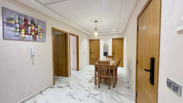 Deluxe Apartment | Dining - Charm Apartment Near Rabat and Beach (Aïn Attig)
