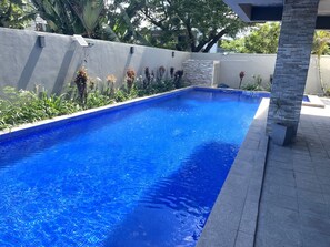 室外游泳池