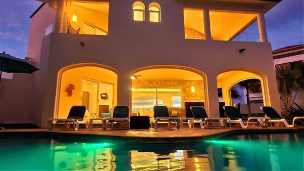 Outdoor pool, a heated pool - Casa Elegante Luxury Villa (Isla Mujeres)
