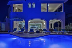 Piscine extérieure, piscine chauffée