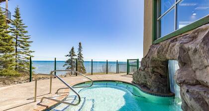 Panoramic Lake Superior Views 1 BR w/King Suite, All Season Hot Tub & Pools