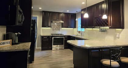 3 Bedroom House Near Scott's Flat Lake with Boat/ RV parking.
