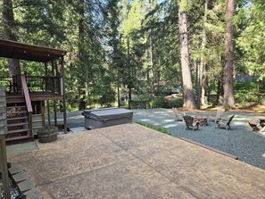 Terrace/patio - 3 Bedroom House Near Scott's Flat Lake with Boat/ RV parking. (Nevada City)