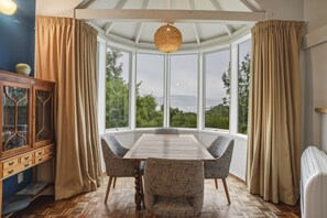 Dining - Waitati Retreat - Coastal Calm Overlooking Blueskin Bay (Waitati)