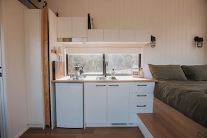 Room - Tiny Wombat - Dural (Dural)