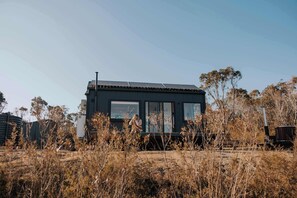 Exterior - Tiny Billy - Blue Mountains (Clarence)